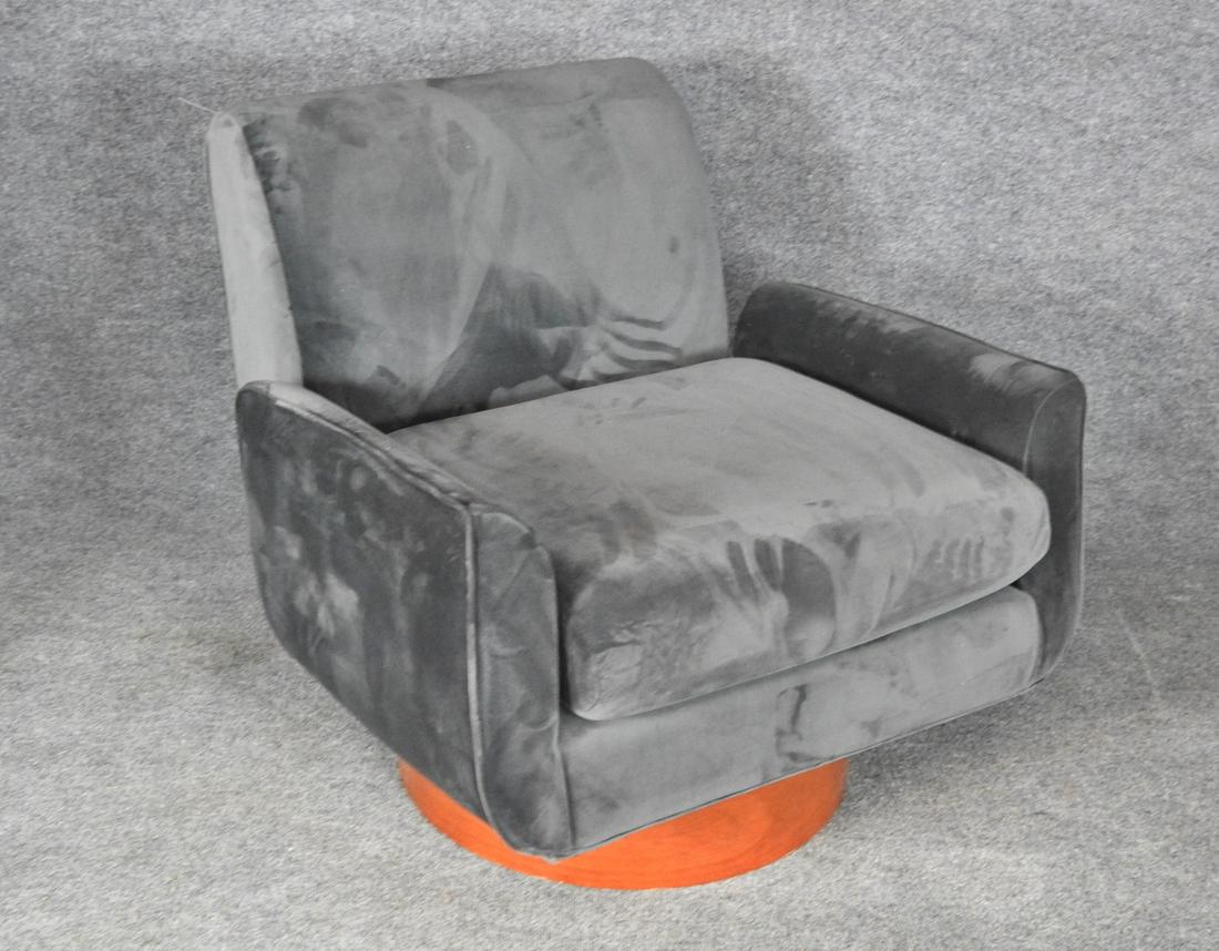 MILO BAUGHMAN STYLE SWIVEL CHAIR (1 of 4)