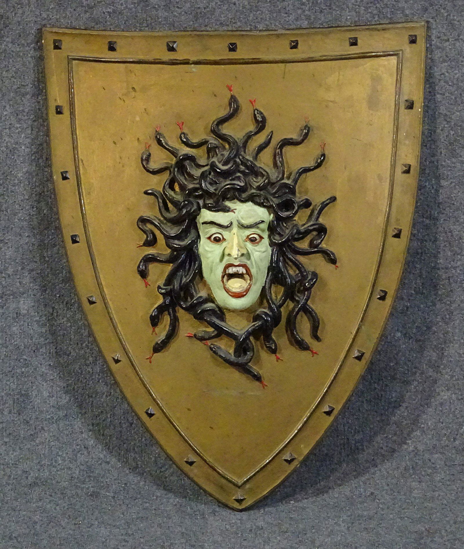 GRAND TOUR ROMAN STYLE  SHIELD W MEDUSA (1 of 8)