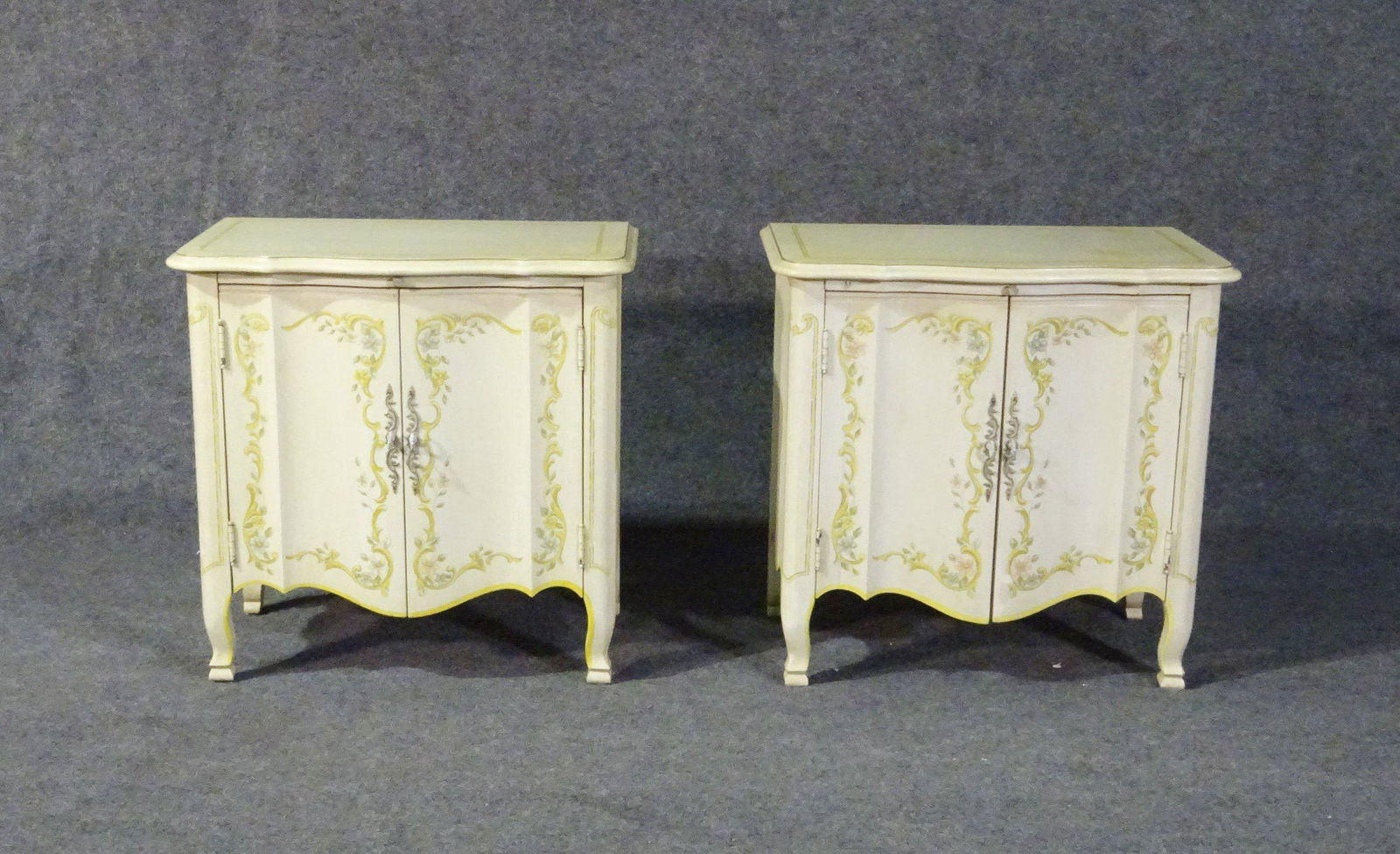 PAIR HERITAGE PAINT DECORATED NIGHT STANDS (1 of 9)