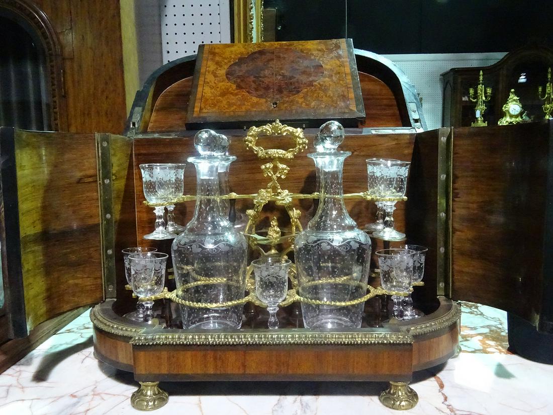 BURL WALNUT TANTALUS SET (1 of 19)