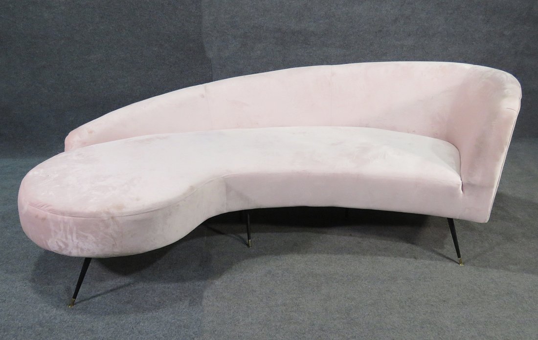 ZANUSO STYLE SOFA (1 of 11)