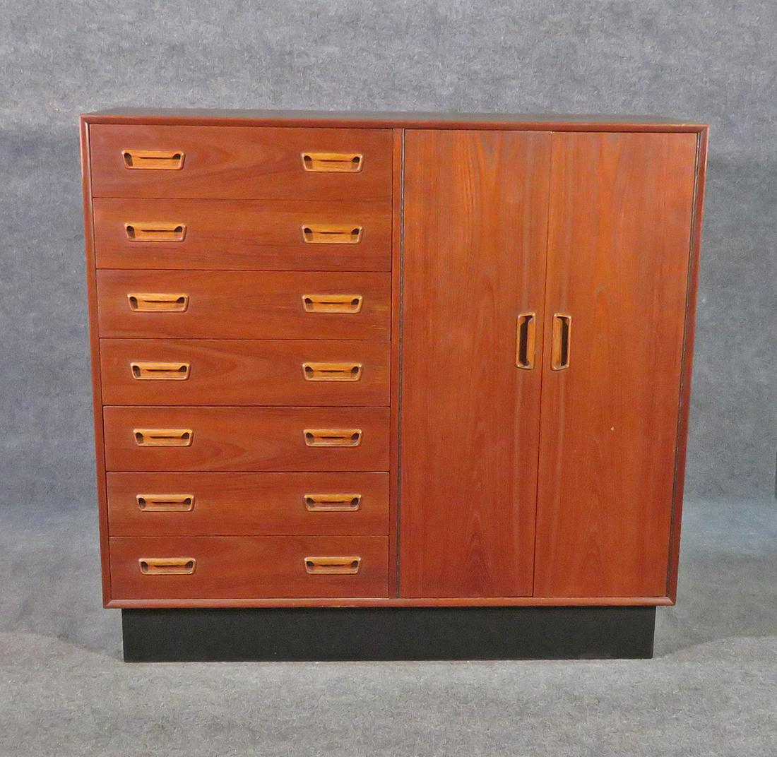 WESTNOFA DANISH MODERN CHEST OF DRAWERS (1 of 6)