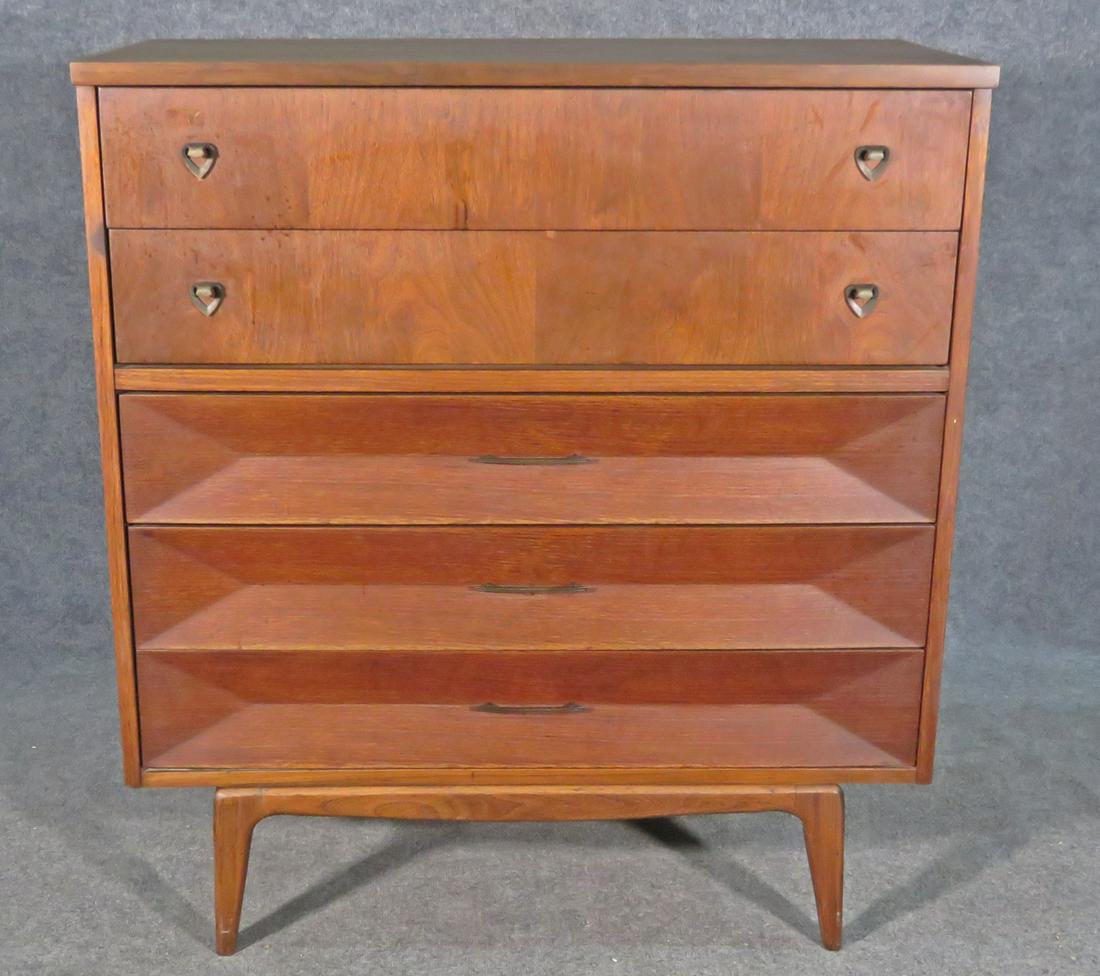 UNITED CONCAVE DIAMOND WALNUT TALL DRESSER (1 of 14)