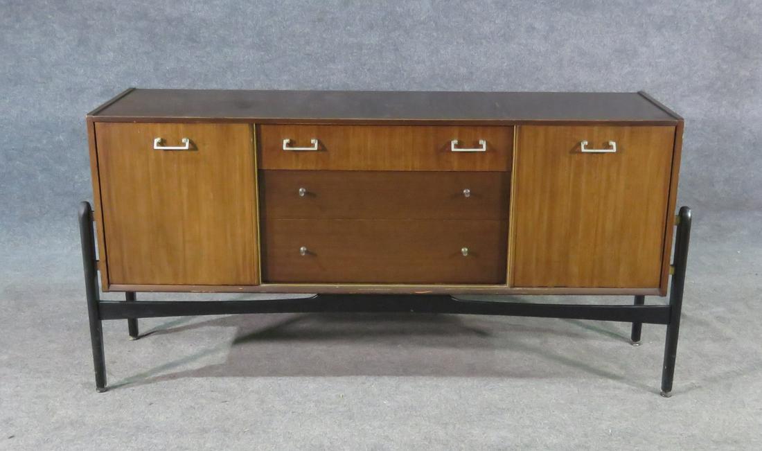 WALNUT SIDEBOARD CREDENZA NATHAN (1 of 9)