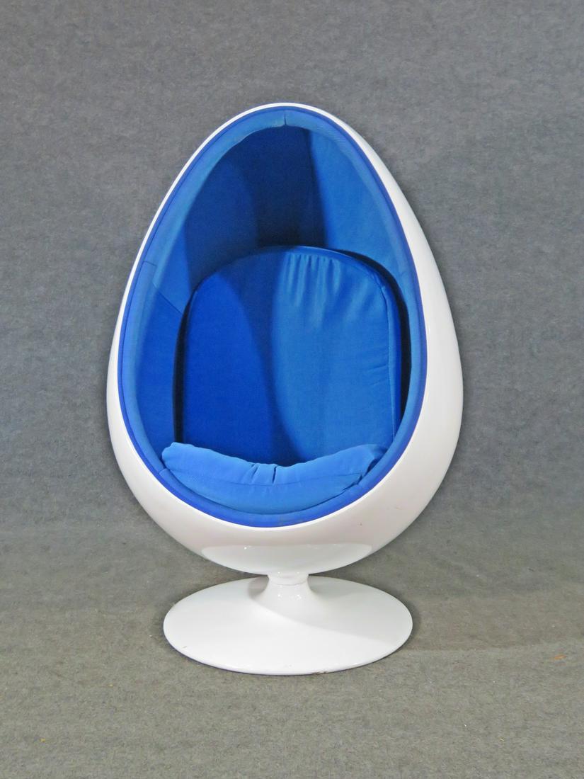 MID CENTURY MODERN EGG CHAIR (1 of 11)