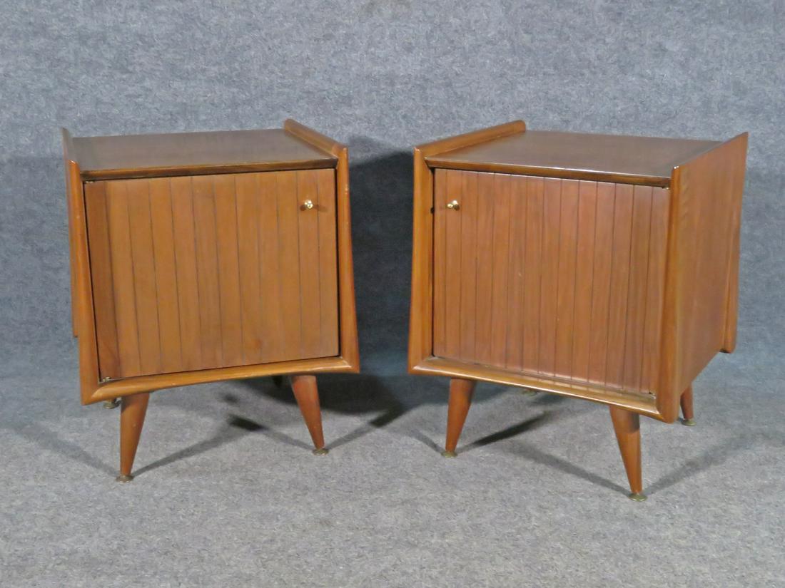PAIR MID CENTURY MODERN WALNUT NIGHT STANDS (1 of 11)