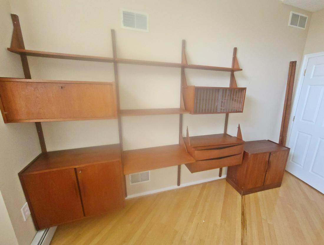 DANISH MODULAR WALL UNIT (1 of 6)