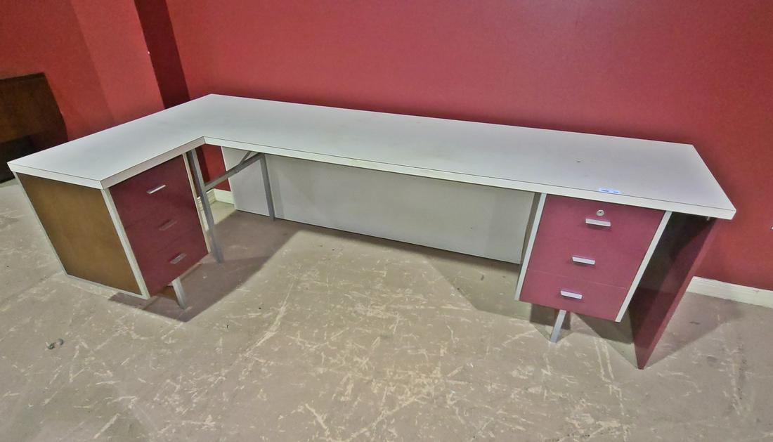 KNOLL STYLE L SHAPED DESK (1 of 6)