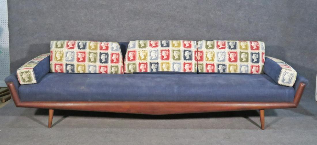 ADRIAN PEARSALL GONDOLA SOFA (1 of 7)