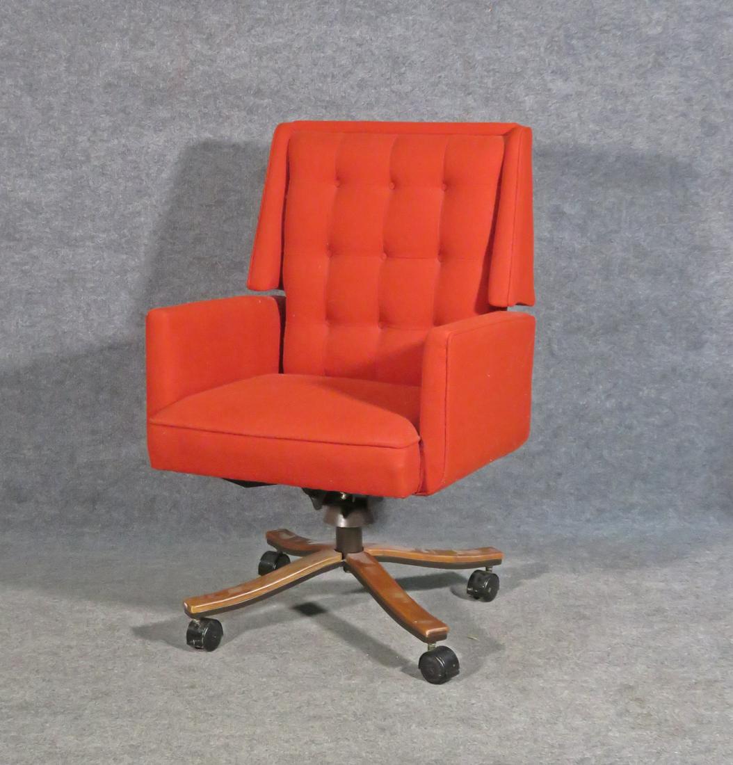 SWIVEL OFFICE CHAIR (1 of 6)