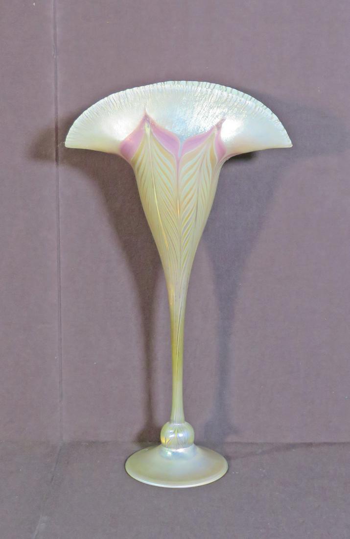 L. C. TIFFANY STYLE ART GLASS VASE (1 of 12)
