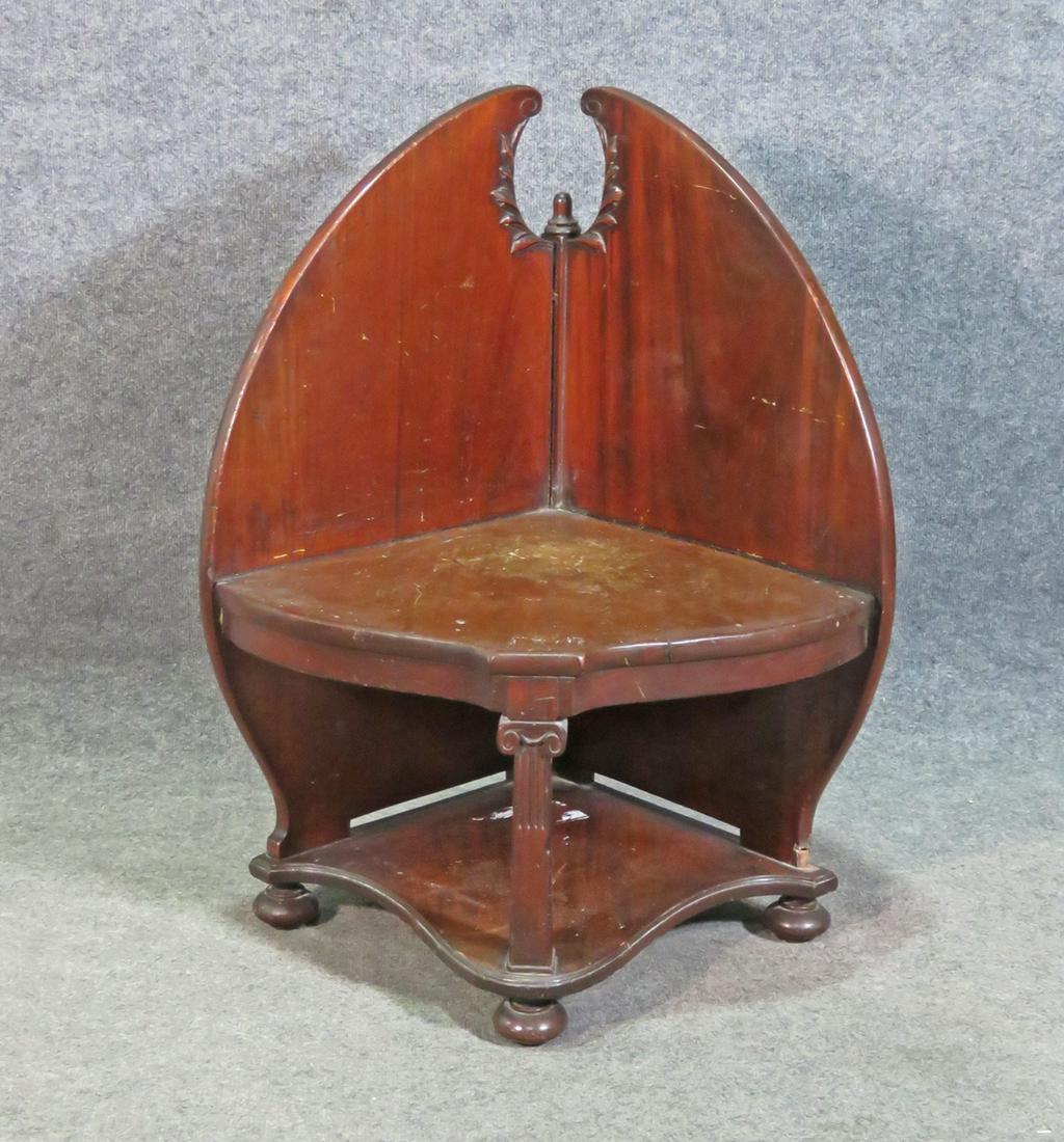 TRADITIONAL STYLE CORNER SHELF (1 of 10)