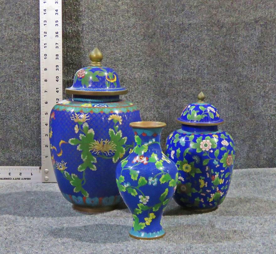 2 CLOISONNE GINGER JARS ONE CLOISONNE VASE (1 of 4)