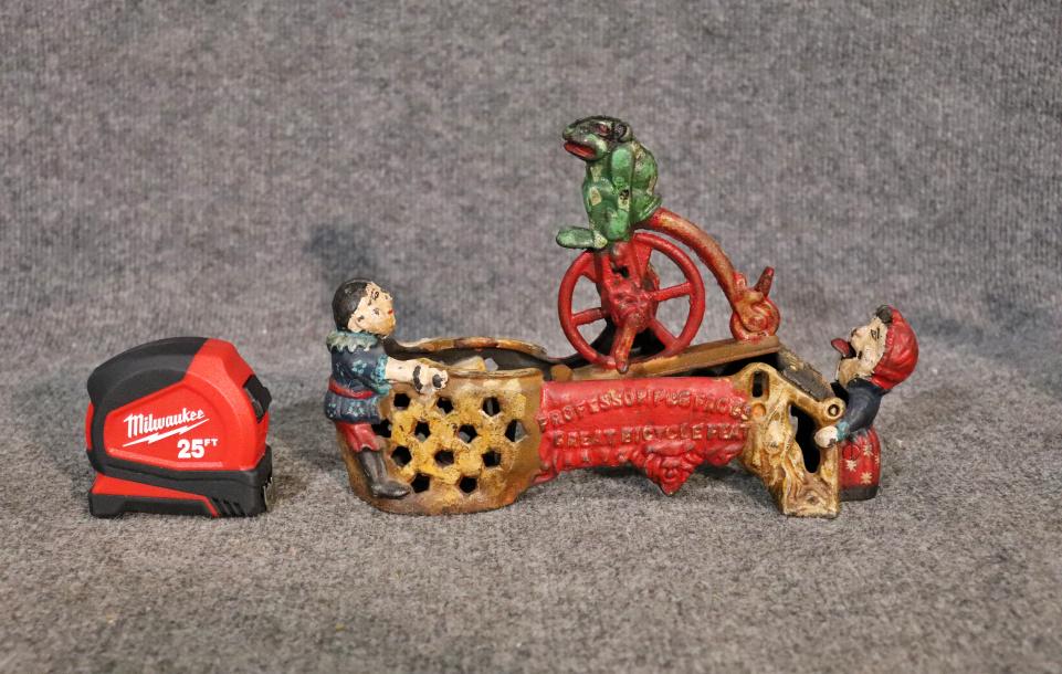 VINTAGE MECHANICAL BANK (1 of 7)