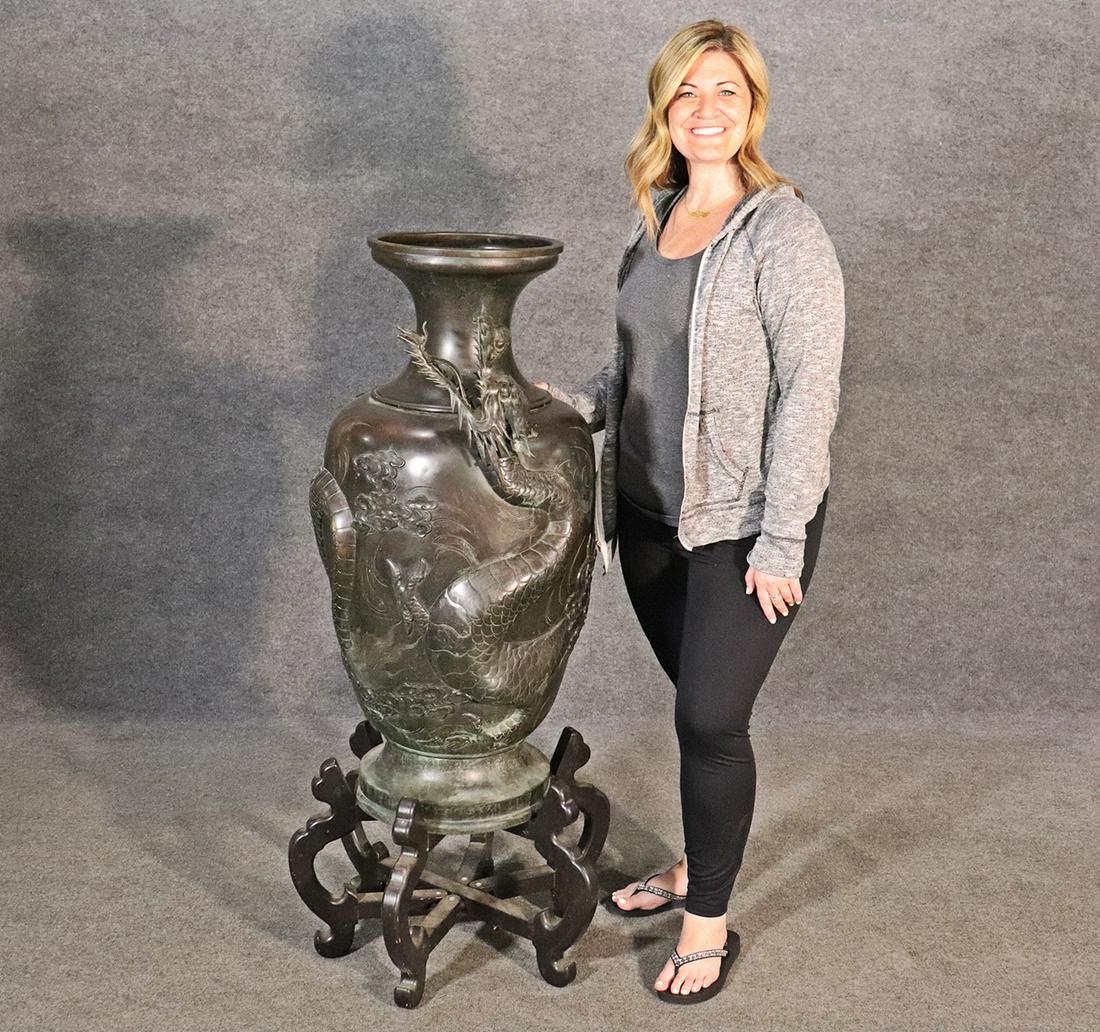 ASIAN BRONZE DRAGON ACCENTED VASE (1 of 12)