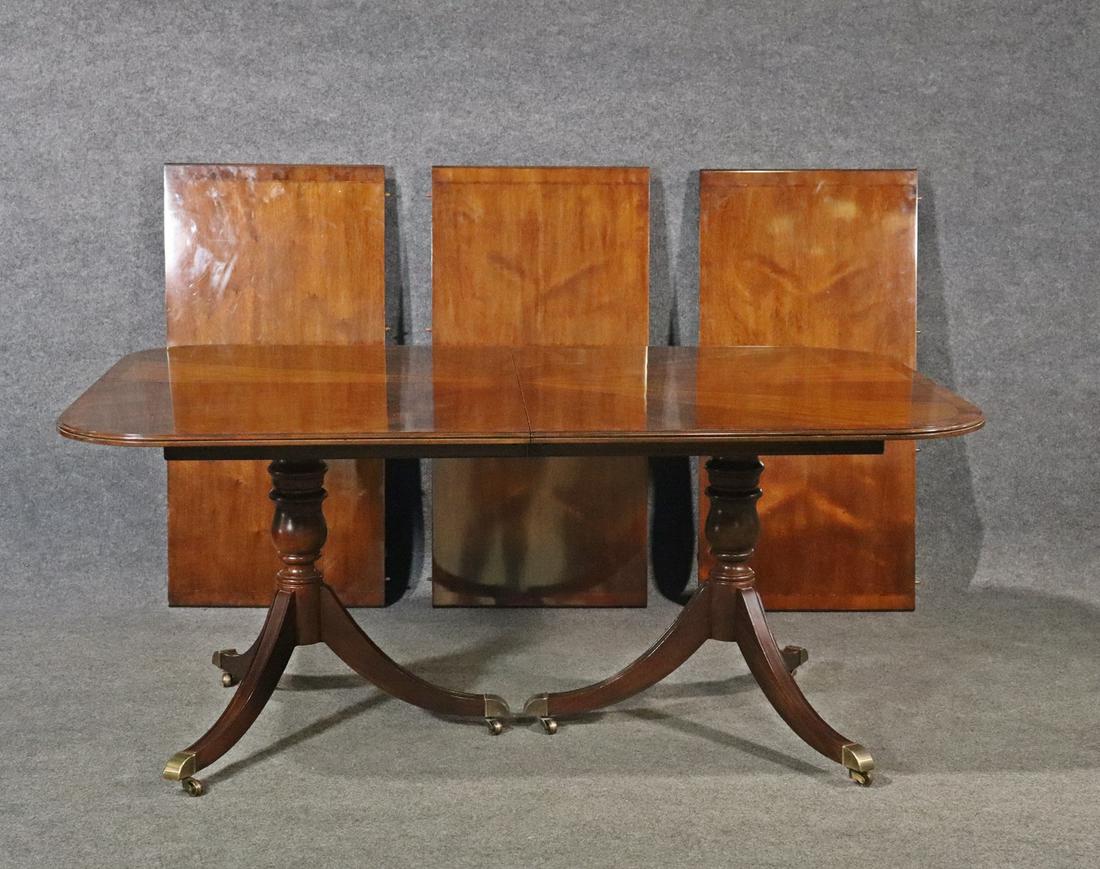 DREXEL HERITAGE DINING TABLE (1 of 10)