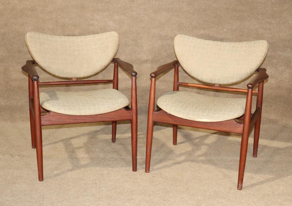 PAIR FINN JUHL FOR NIELS VODDER ARM CHAIRS (1 of 10)