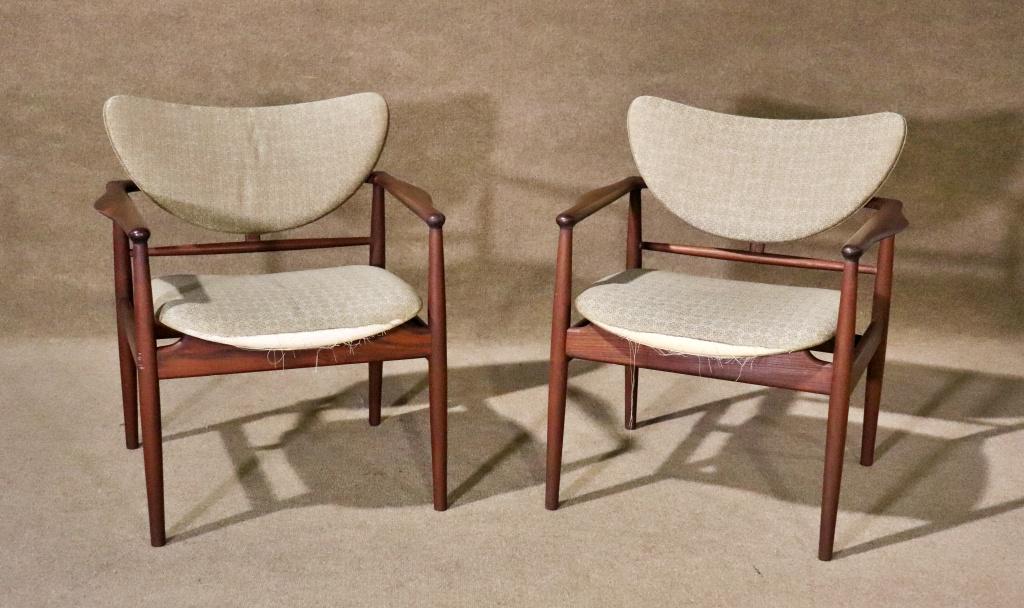 PAIR FINN JUHL FOR NIELS VODDER ARM CHAIRS (1 of 6)