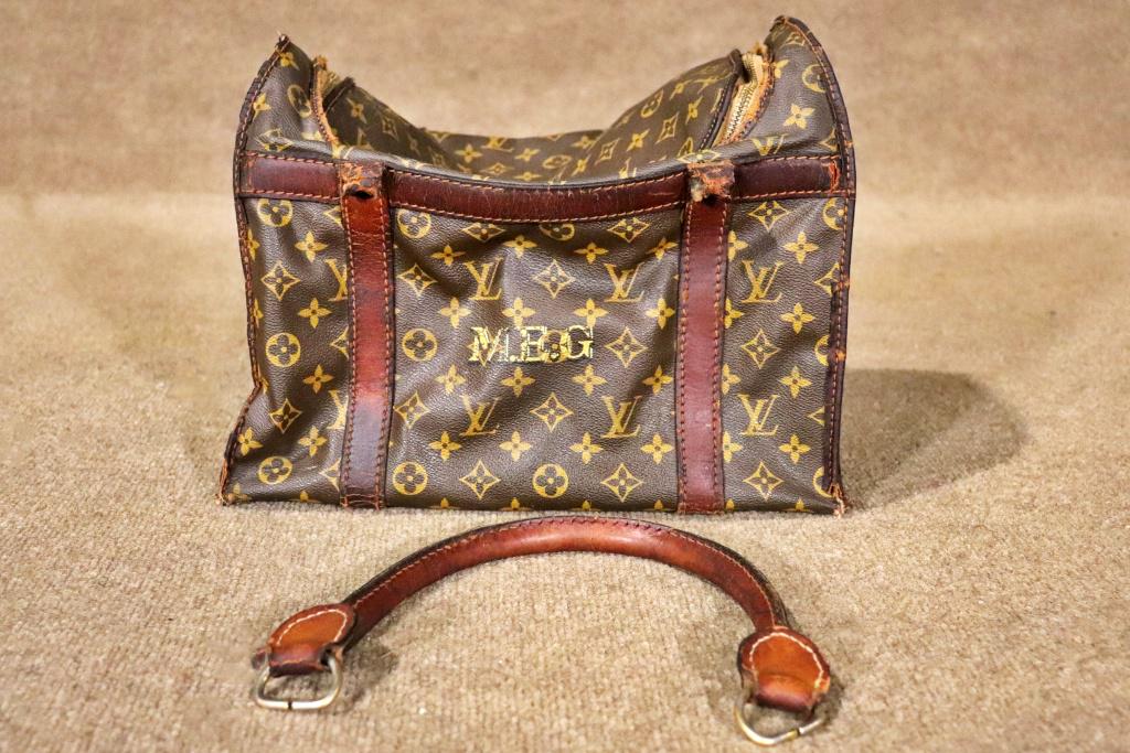 LOUIS VUITTON SMALL TRAVEL BAG (1 of 7)