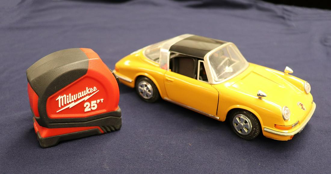 SCHUCO PORSCHE TARGO 911S DIE CAST MODEL CAR (1 of 12)