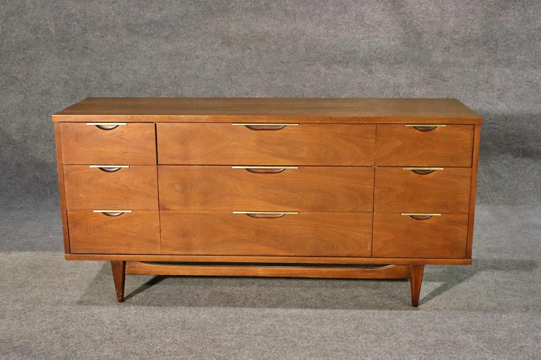 KENT COFFEY 9 DRAWER DRESSER (1 of 9)