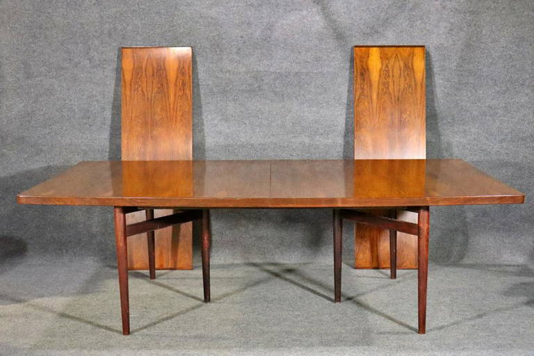 MID CENTURY MODERN ANTIQUES & DECORATIVE ARTS Auction on Mar 30, 2023