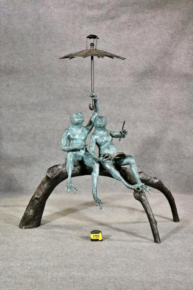 BRONZE FOUNTAIN FROGS SITTING HOLDING UMBRELLA (1 of 10)
