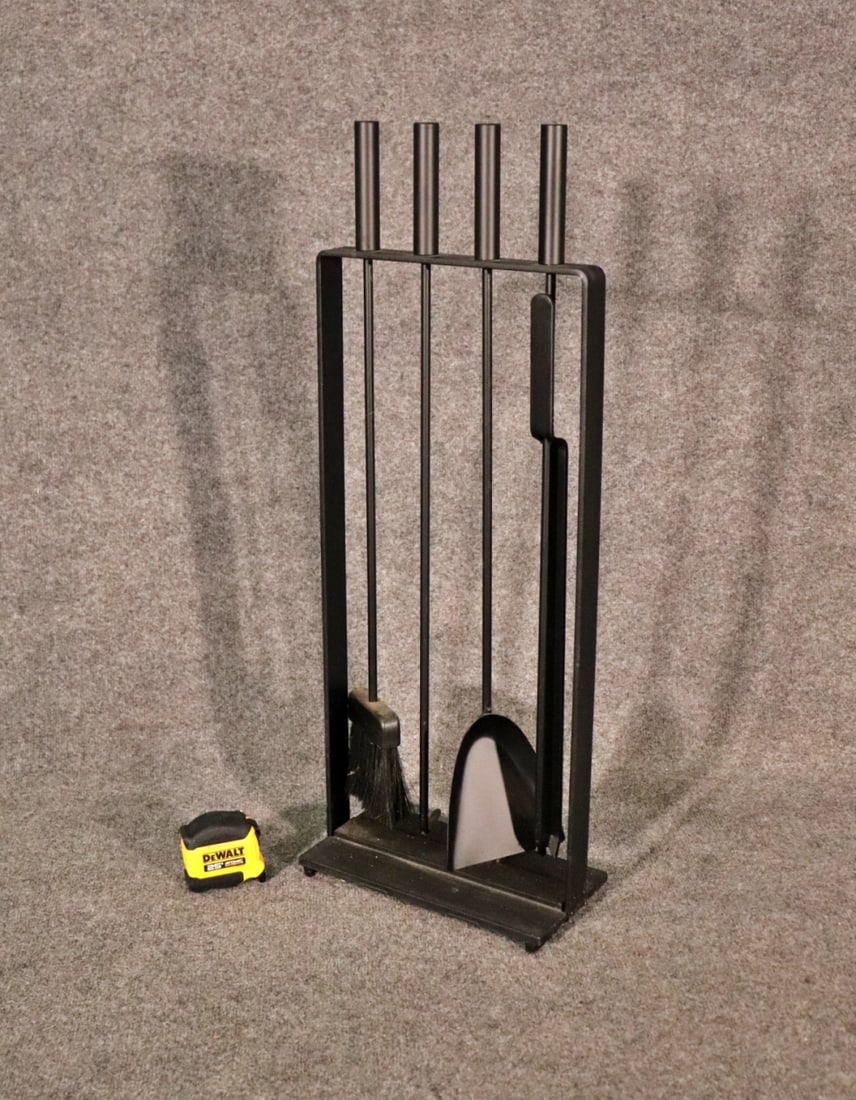 MID CENTURY WROUGHT IRON FIRE PLACE TOOL SET (1 of 5)