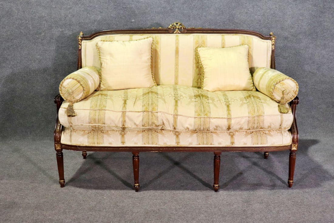 LOUIS XV STYLE SETTEE (1 of 8)