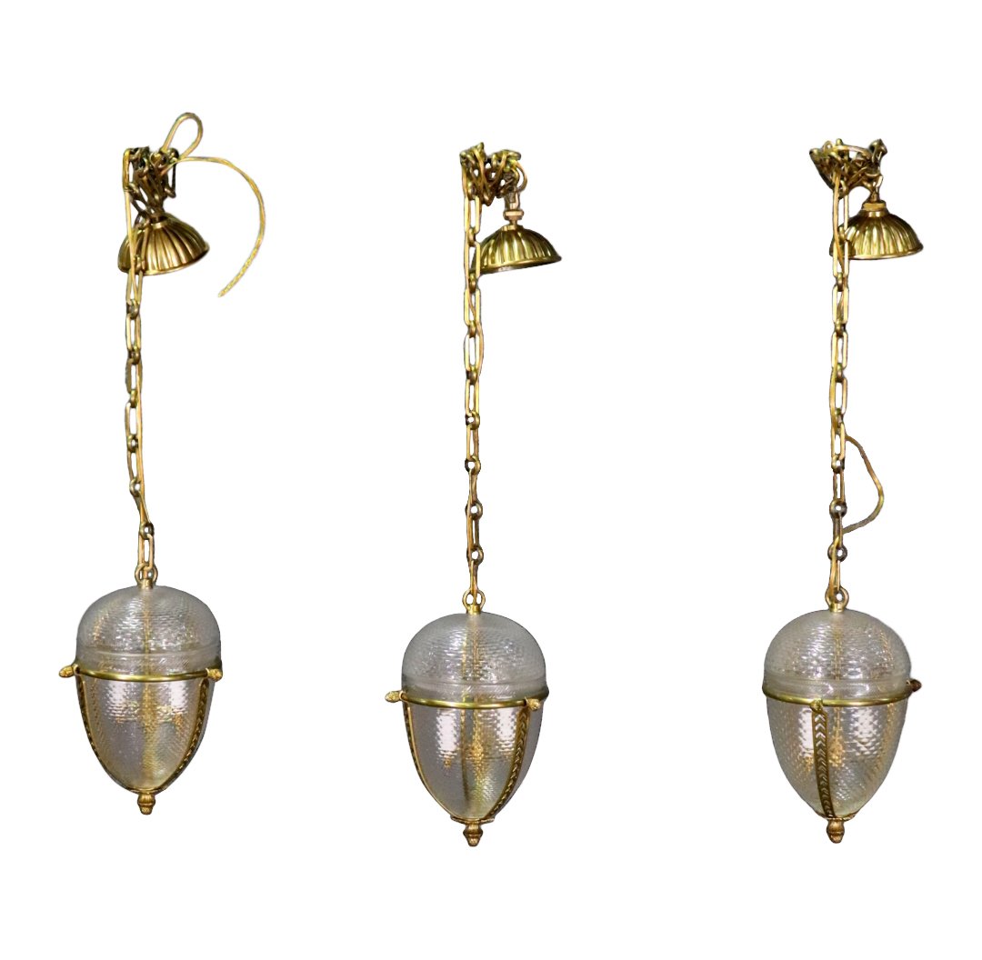 3 GLASS PENDANT HANGING LIGHTS (1 of 8)