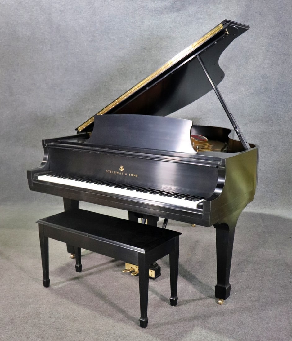 STEINWAY EBONIZED MODEL "M" BABY GRAND PIANO (1 of 14)