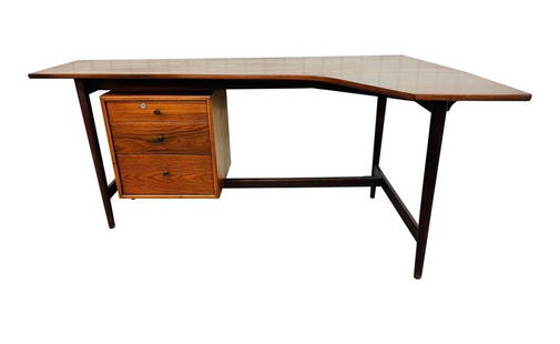 MID CENTURY MODERN RICHARD ARTSCHWAGER WALNUT STUDIO DESK: Walnut. 3 drawers. 29" h x 66" w x 42" d.