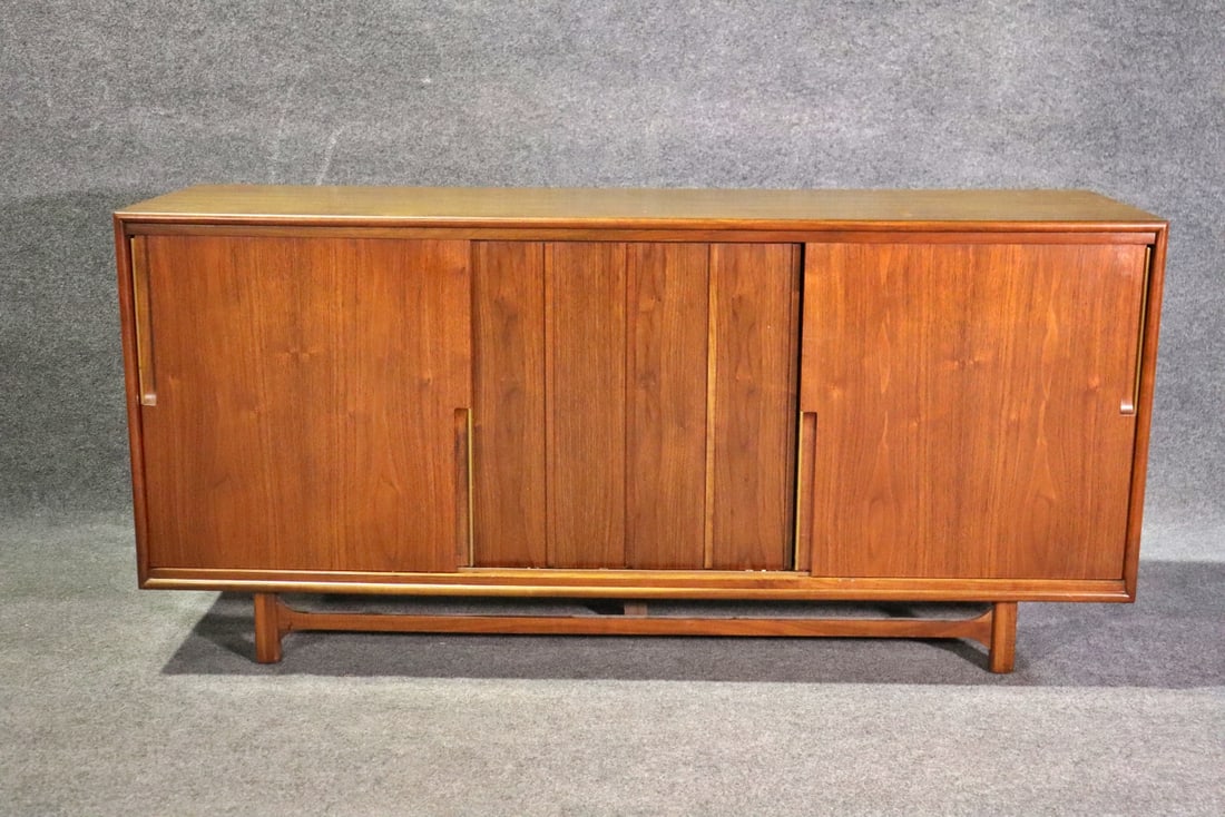 MERTON GERSHUN FOR CAVALIER DRESSER (1 of 18)