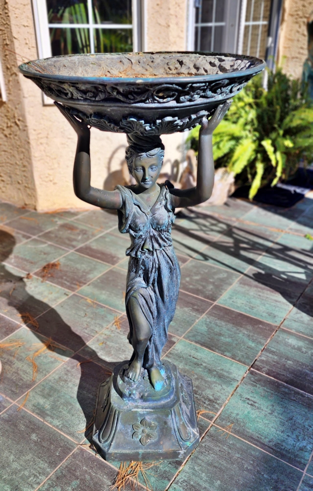 FIGURAL BRONZE GARDEN PLANTER (1 of 4)