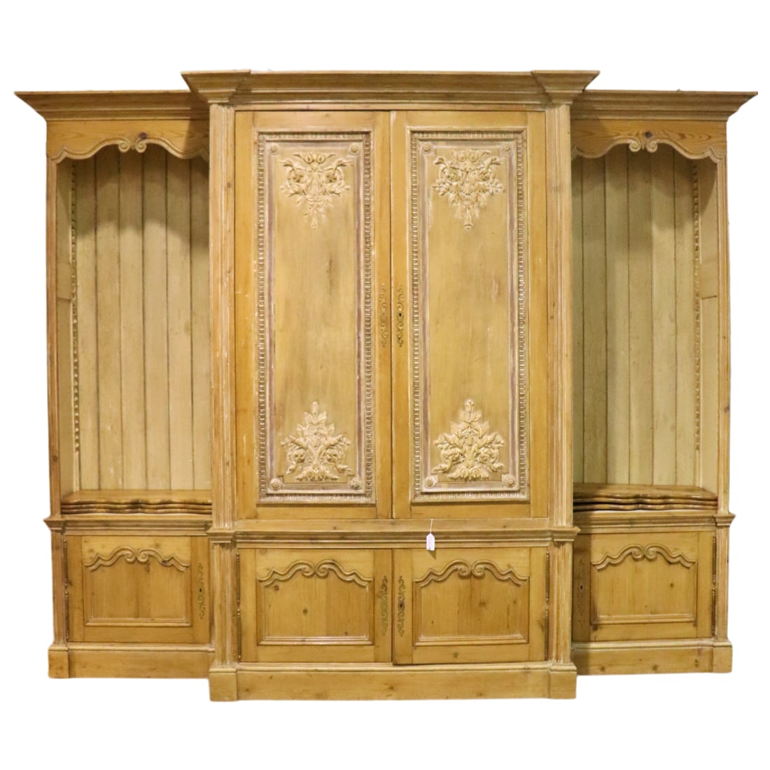 PINE 6 PIECE ENTERTAINMENT CABINET (1 of 20)