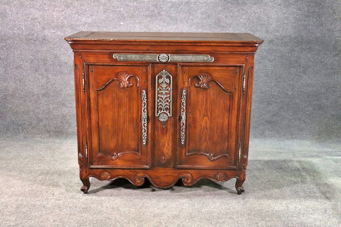 LABARGE SOLID OAK FRENCH LOUIS XV COUNTRY STYLE BUFFET (1 of 14)