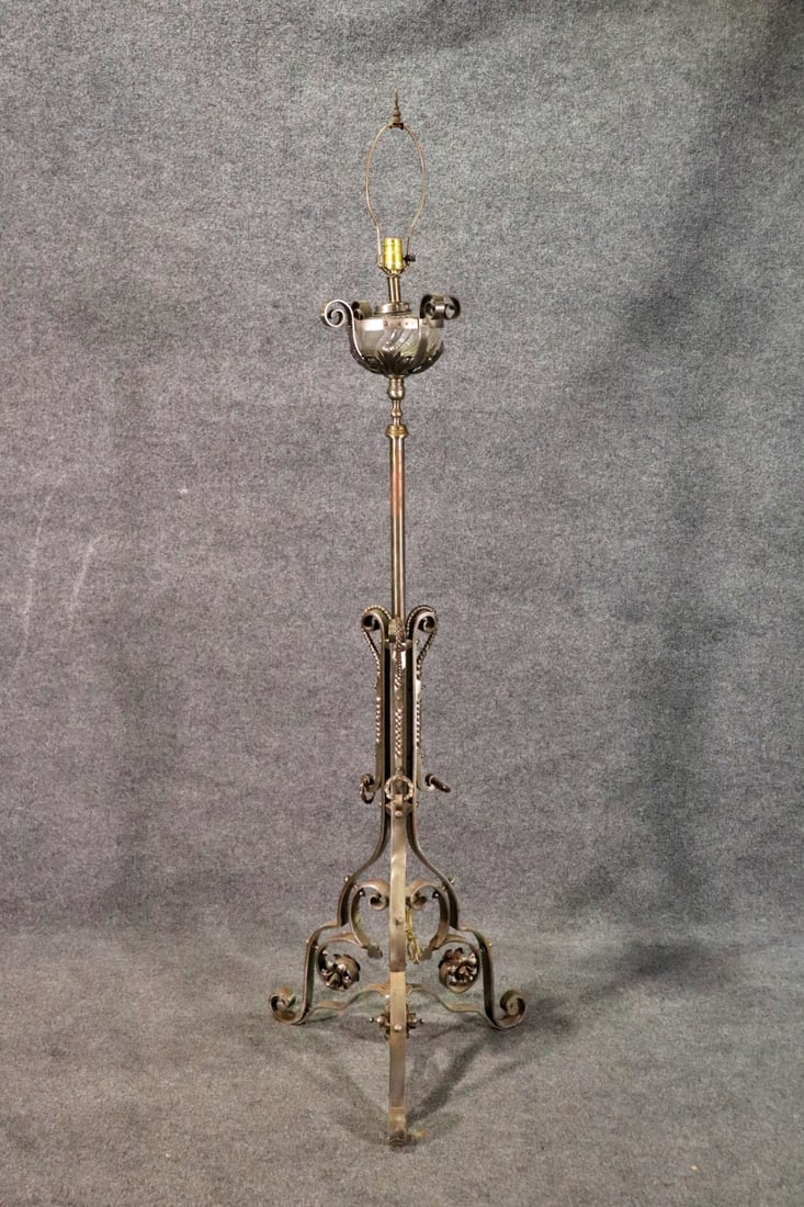 JOHN VESSEY STYLE FLOOR LAMP (1 of 12)