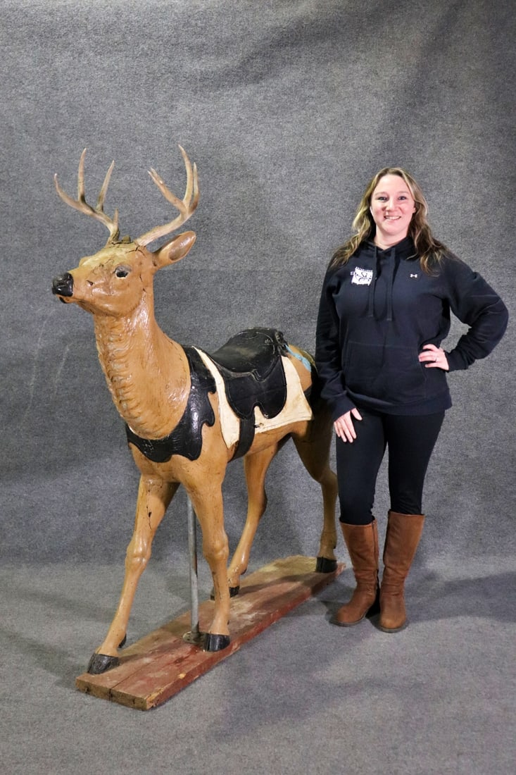 HANDMADE WOOD CAROUSEL DEER (1 of 11)