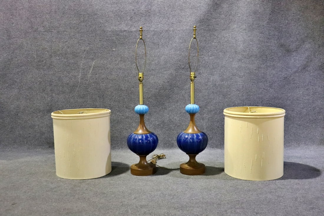 AMERICAN POTTERY TWO TONE LAMPS (1 of 9)