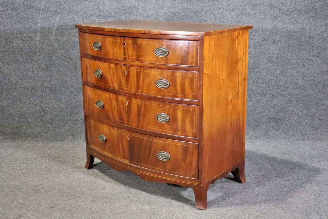 ANTIQUE AMERICAN FEDERAL BOW FRONT CHEST (1 of 12)