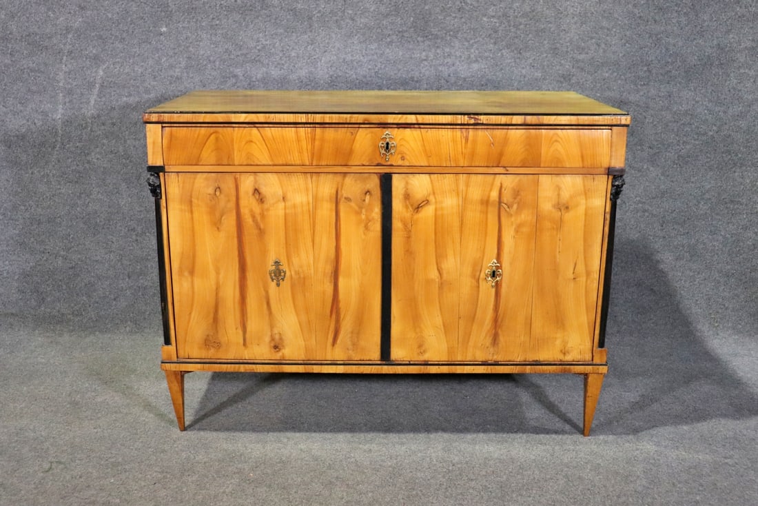 BIEDERMEIER 2 DOOR SERVER (1 of 19)