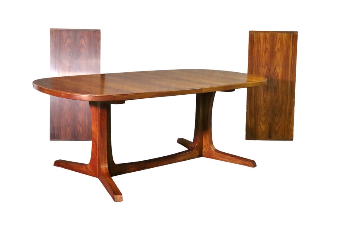 NIELS MOLLER FOR GUDME MOBELFABRIC DENMARK ROSEWOOD EXTENSION DINING TABLE: Rosewood. Signed. 2 leaves. 29" h x 75" w x 43 1/2" d.