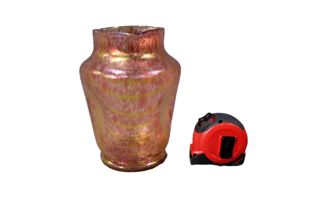 IRIDESCENT GLASS VASE ATTRIBUTED TO LOETZ KNOWN AS FRITZ HECKERT CHANGEANT (1 of 6)