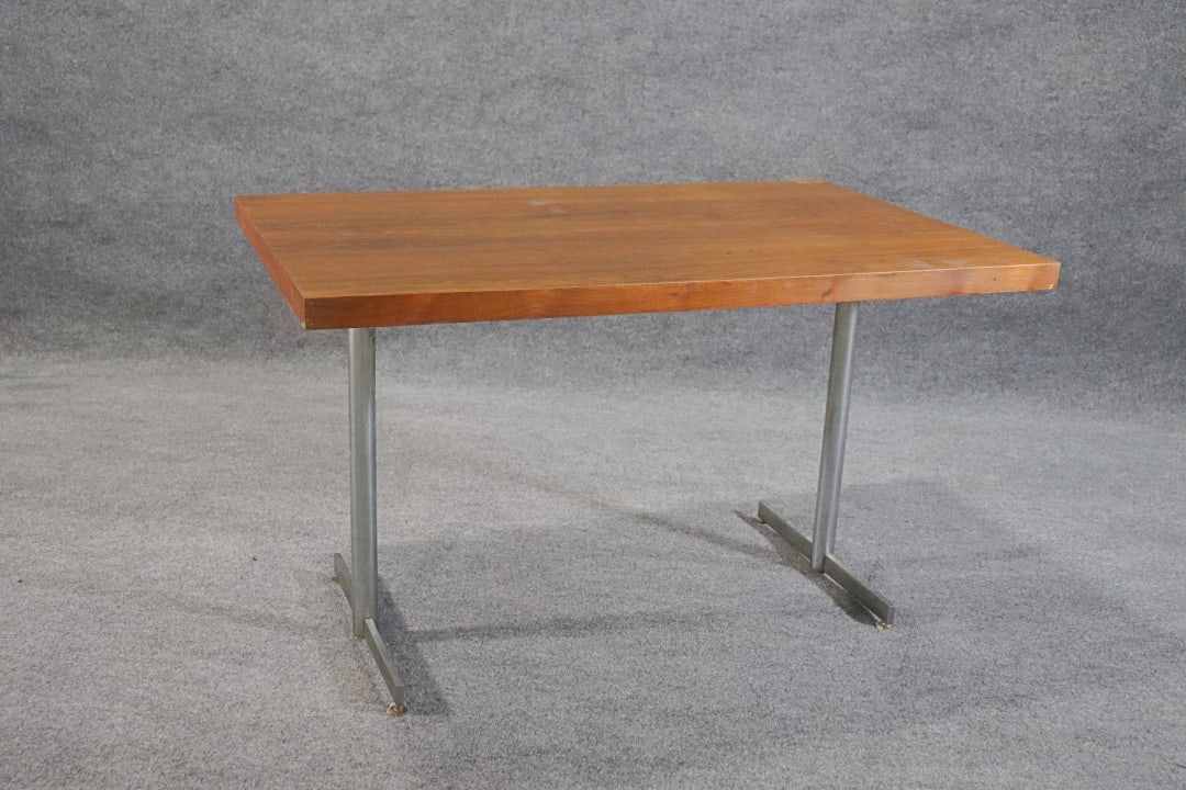 MID CENTURY MODERN WALNUT VENEER DINING TABLE (1 of 7)
