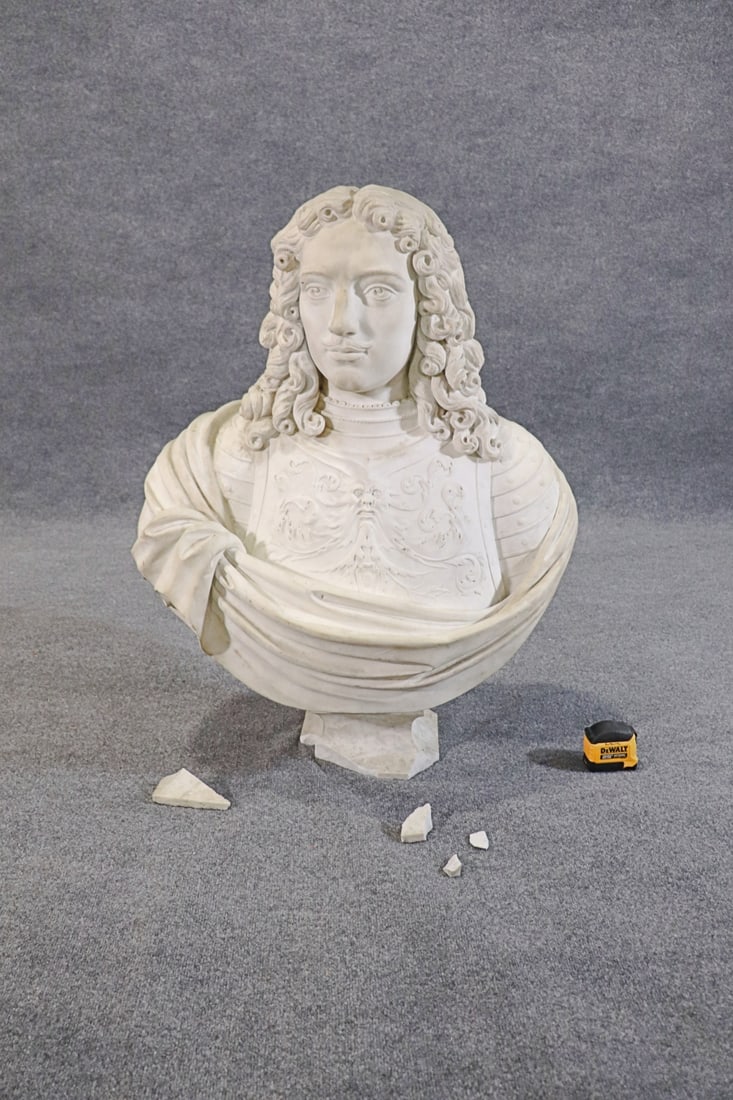 MONUMENTAL MARBLE BUST OF ROYAL FIGURE (1 of 9)