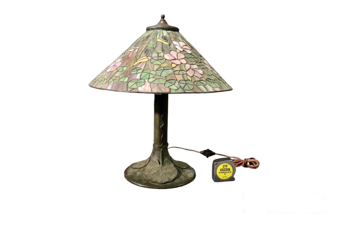 TIFFANY STYLE ART GLASS LAMP (1 of 10)