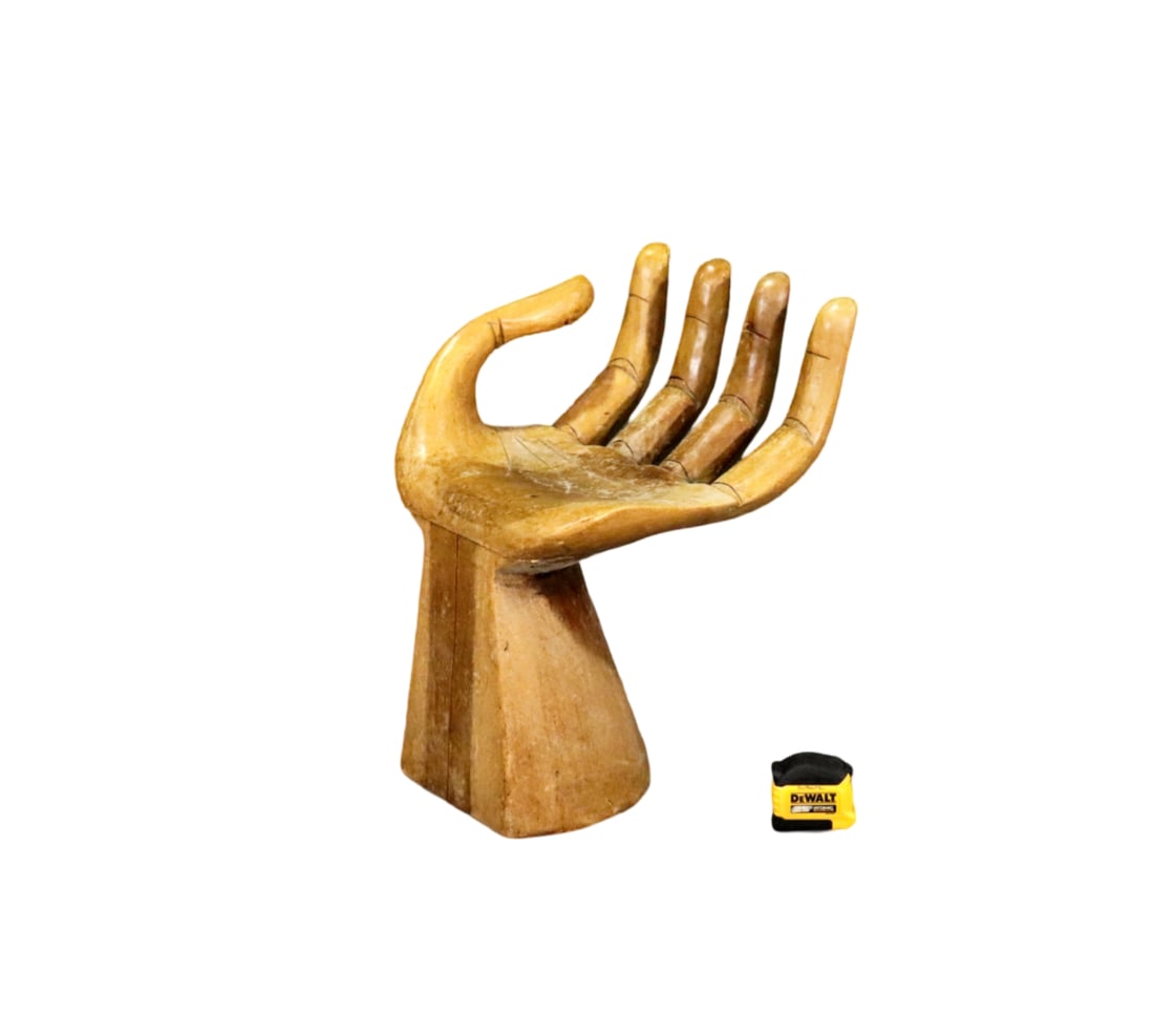 HAND FORM CHILDS CHAIR MANNER PEDRO FRIEDEBERG (1 of 9)