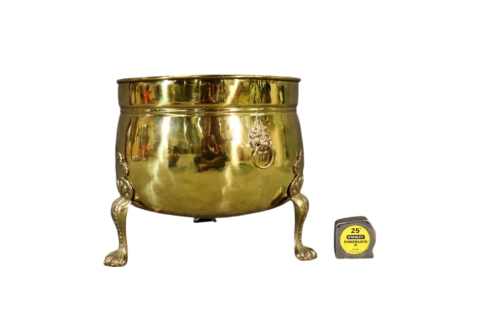 ENGLISH CRAFTMAN BRASS PLANTER (1 of 8)