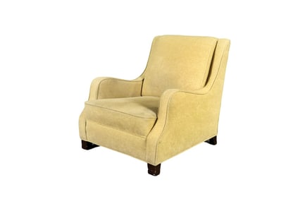 UPHOLSTERED LOUNGE CHAIR