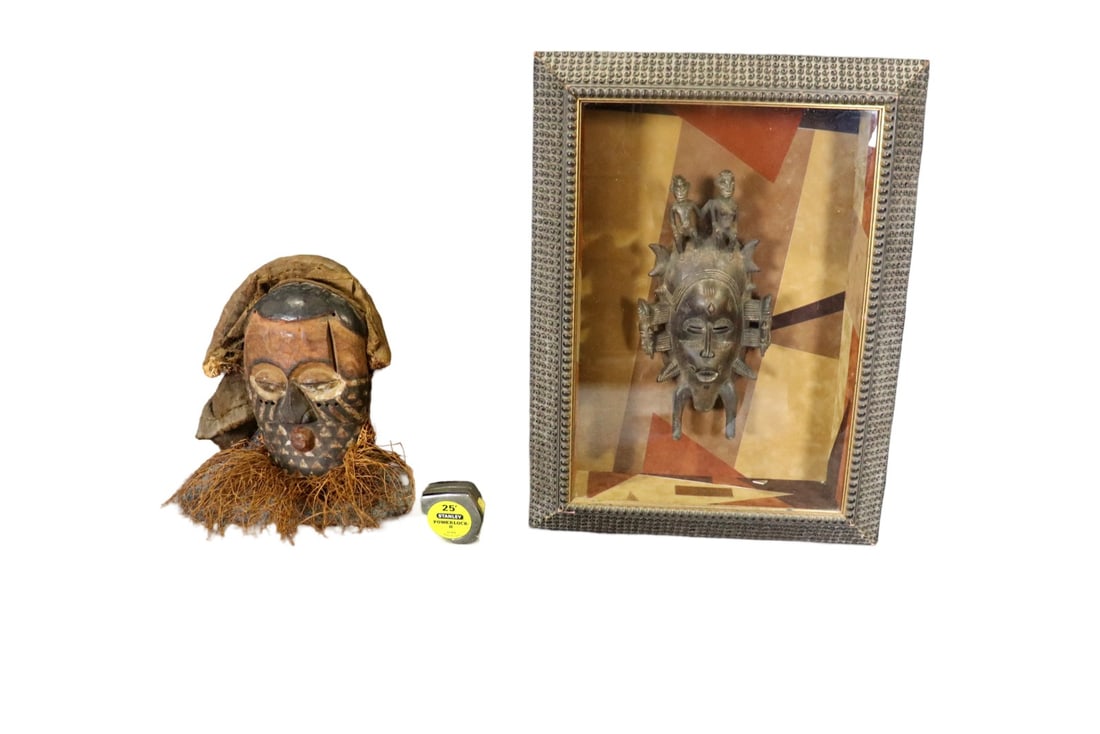 2 AFRICAN MASKS (1 of 10)